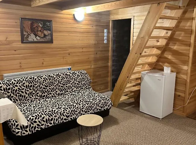 еднофамилна дървена къщичка * Beli Iskar