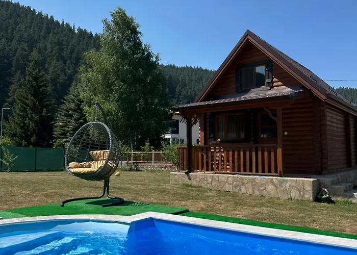 еднофамилна дървена къщичка Beli Iskar