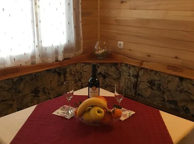 Lägenhet еднофамилна дървена къщичка *